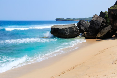 Melepaskan Penat di Pantai Indrayanti - Indonesia Kaya