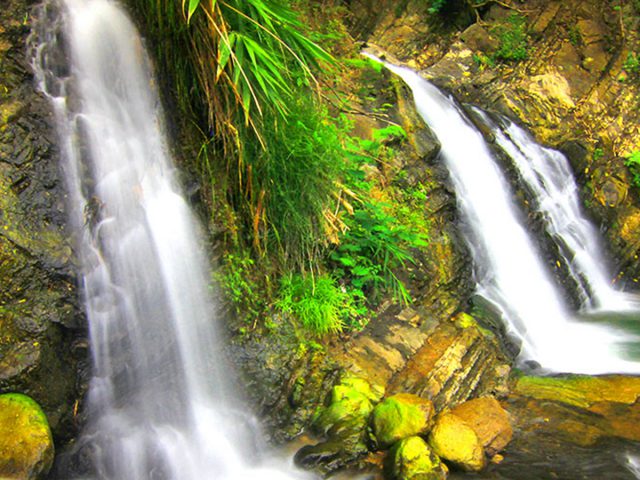 Melihat Air Terjun Bertingkat di Curug 7 Bidadari