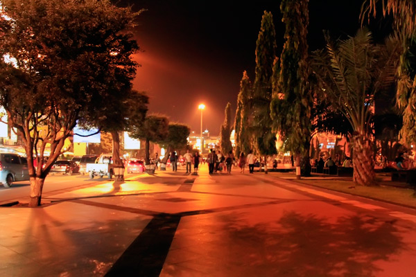 Suasana malam di Simpang Lima