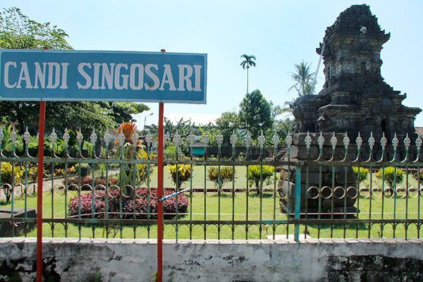 Candi Singosari terletak di Malang, Jawa Timur