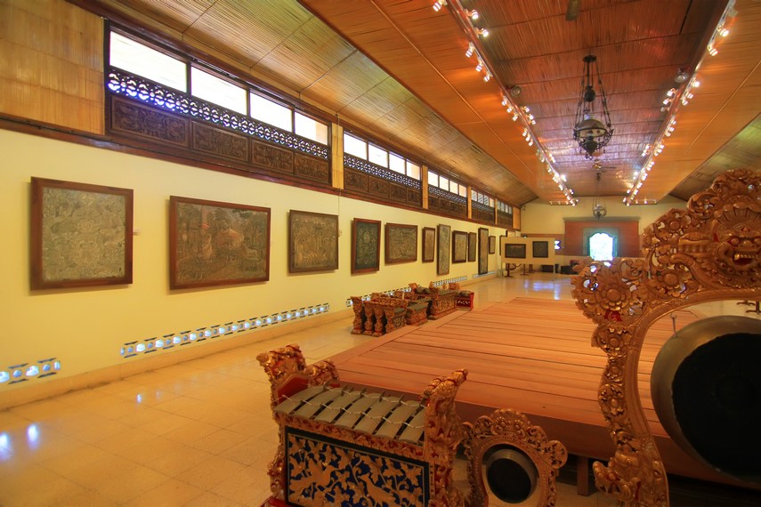 Perangkat gamelan Bali yang menjadi salah satu koleksi milik Taman Budaya Bali