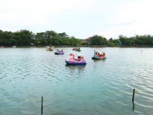 Melepas Penat di Setu Babakan