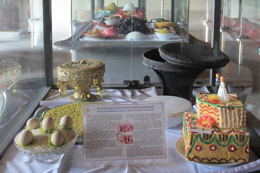 Replika kuliner khas dalam berbagai upacara adat menjadi salah satu jenis koleksi di Museum Adityawarman