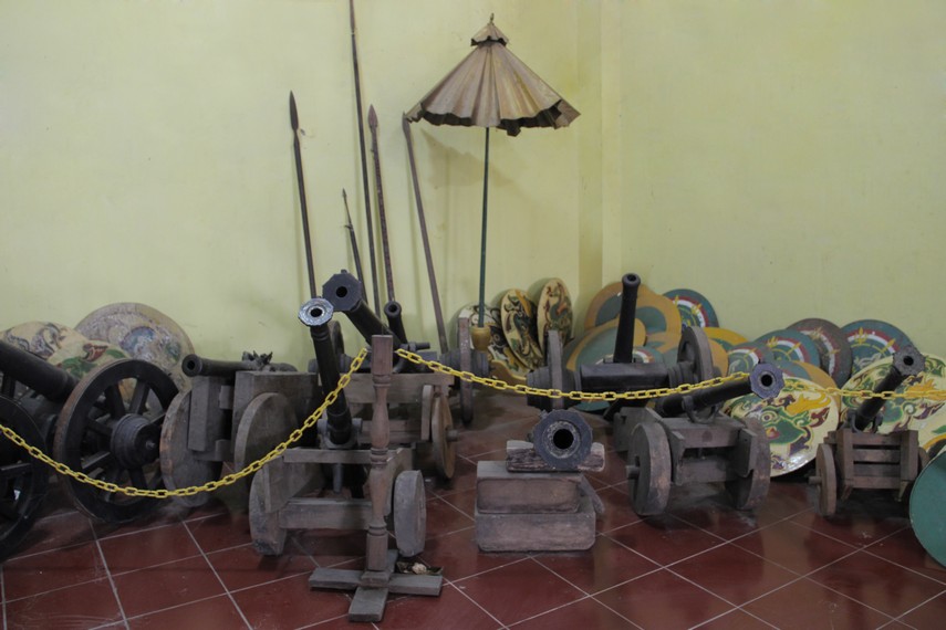 Meriam hasil rampasan dari pihak VOC saat berperang memperebutkan Jayakarta atau Batavia