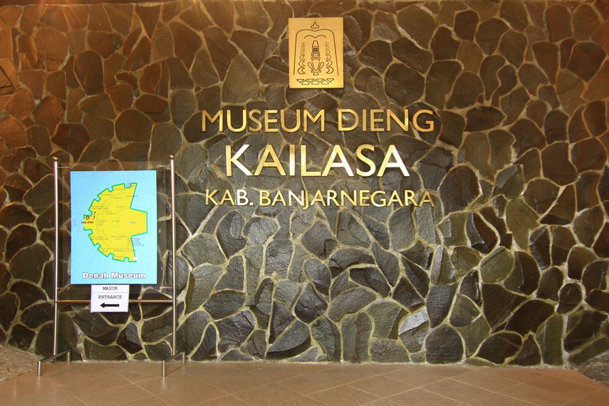Museum Kailasa buka dari jam 07.00 sampai 16.00 WIB. Tiket masuk ke museum ini seharga Rp5.000 per orang