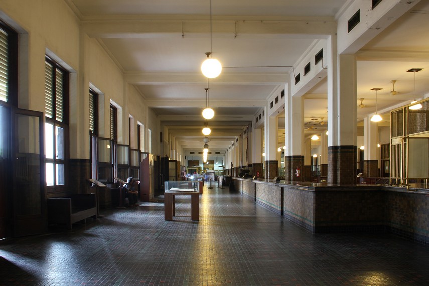 Museum Bank Mandiri awalnya adalah Gedung Nederlandsche Handel-Maatschappij (NHM) atau Factorji Batavia