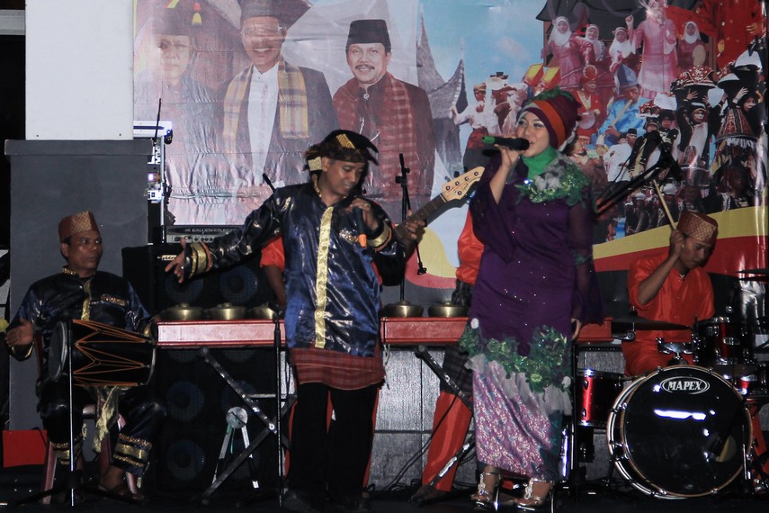 Bagamat adalah jenis musik tradisional yang berkembang di kawasan pesisir Sumatera Barat