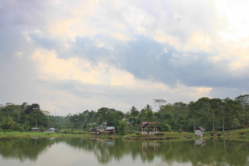 Salah satu danau yang paling banyak dikenal masyarakat Pagaralam adalah Tebat Gheban