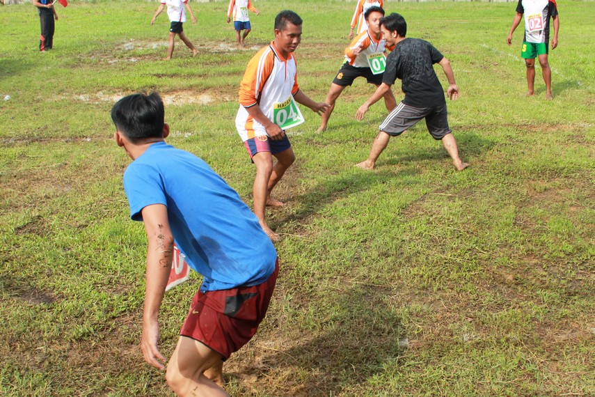 Hadang, Permainan Tradisional yang Tetap Bertahan - Indonesia Kaya - 5 Permainan Tradisional Di Indoneseia