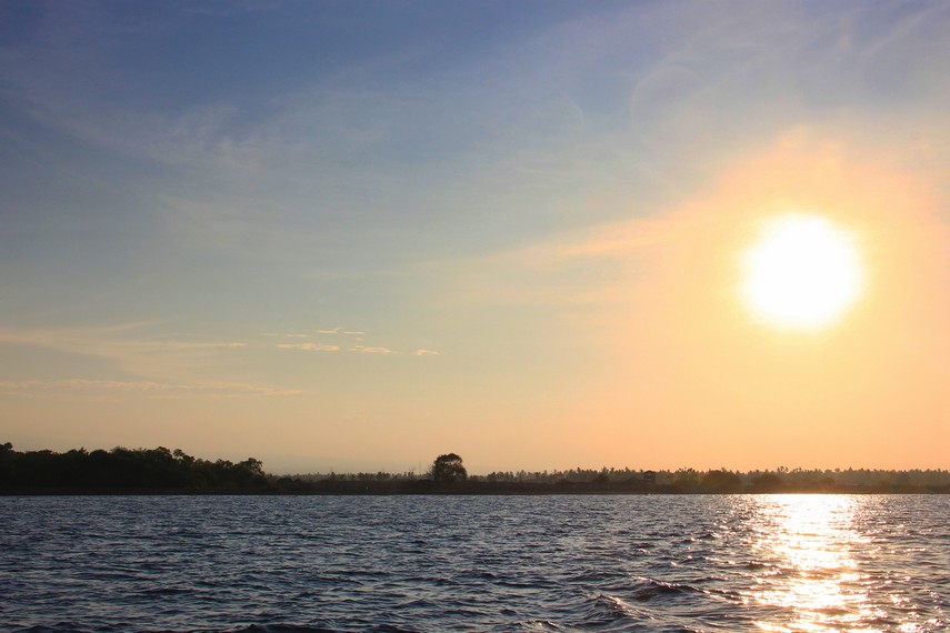 Pantai Bilik menjadi salah satu pantai di perairan Selat Madura yang dihubungkan secuil daratan Pulau Jawa sehingga membentuk cekungan