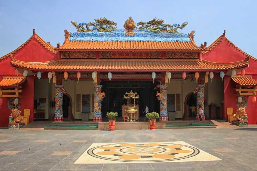 Vihara Avalokitesvara yang terletak 15 km arah utara dari Kota Serang, Banten