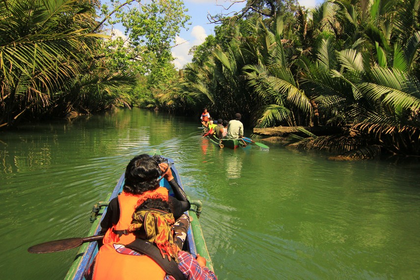 Sungai Cigenter masuk dalam kawasan Cagar Alam Ujung Kulon, Provinsi Banten