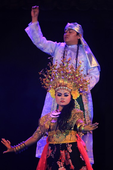 Tari puteri telunjuk sakti merupakan tari kreasi yang diangkat dari dongengan masyarakat Ogan Kemering Ilir, Sumatera Selatan