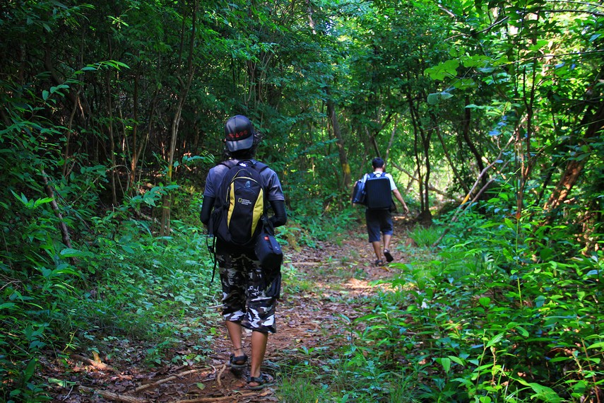 Karimunjawa memiliki spot wisata petualangan yang bernama Ujung Batu Lawang yang terletak di Desa Kemujan, Jepara, Jawa Tengah