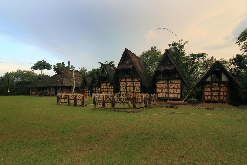 Lumbung padi, salah satu bangunan yang ada di kawasan Kampung Budaya Sindang Barang