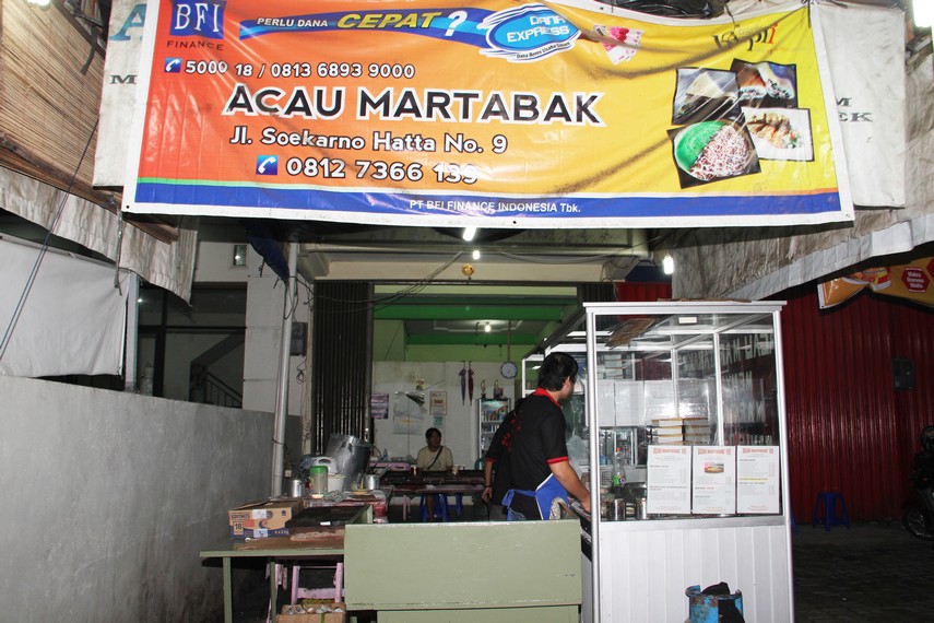Martabak Acau terletak di Jalan Soekarno Hatta No. 9, Bangka