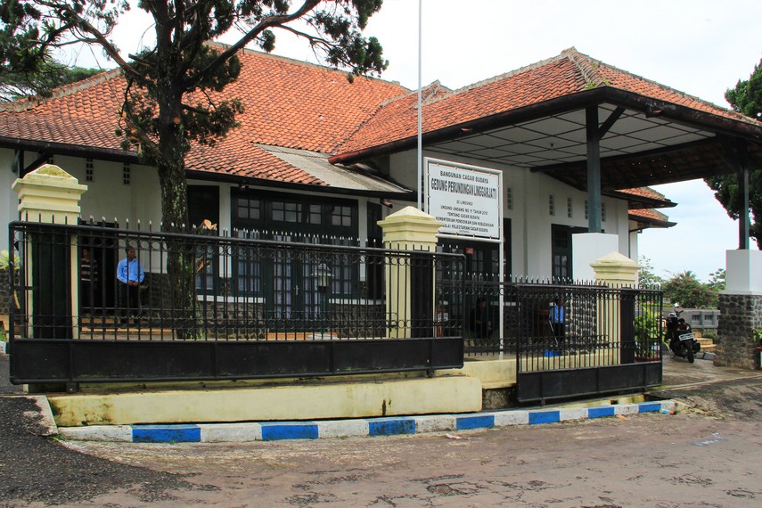 Museum Gedung Perundingan Linggarjati terletak di Desa Linggarjati, Cilimus, Kuningan, Jawa Barat
