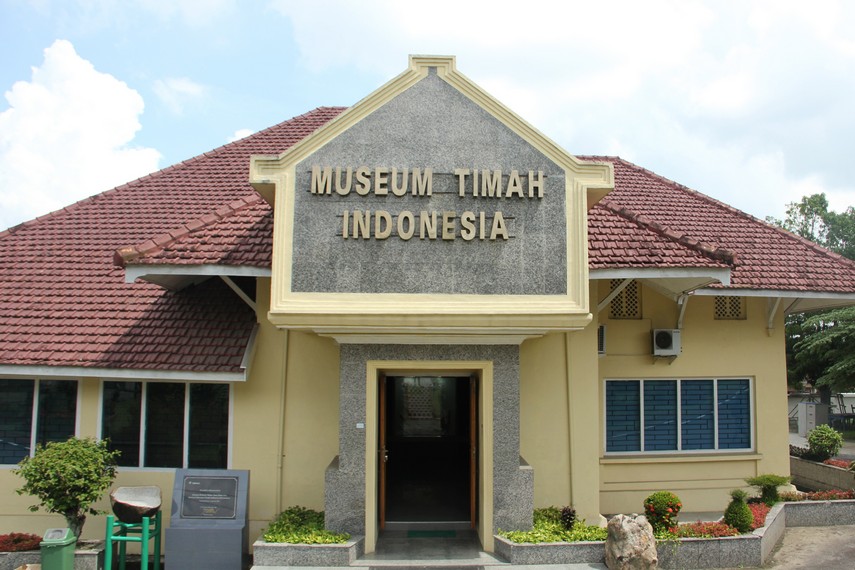 Museum Timah Indonesia berlokasi di Jalan Jenderal Ahmad Yani no 17, Bangka