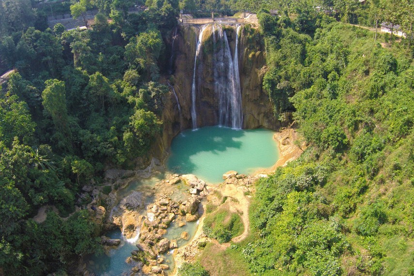 Secara administratif, Air Terjun Nglirip Tuban terletak di Dusun Jojogan Desa Mulyo Agung Kecamatan Singgahan