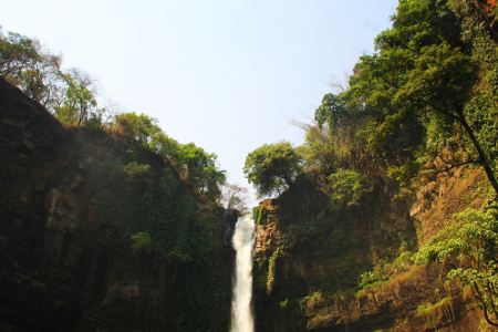 Air terjun ini menjadi salah satu destinasi wisata dengan pemandangan indah di Pasuruan