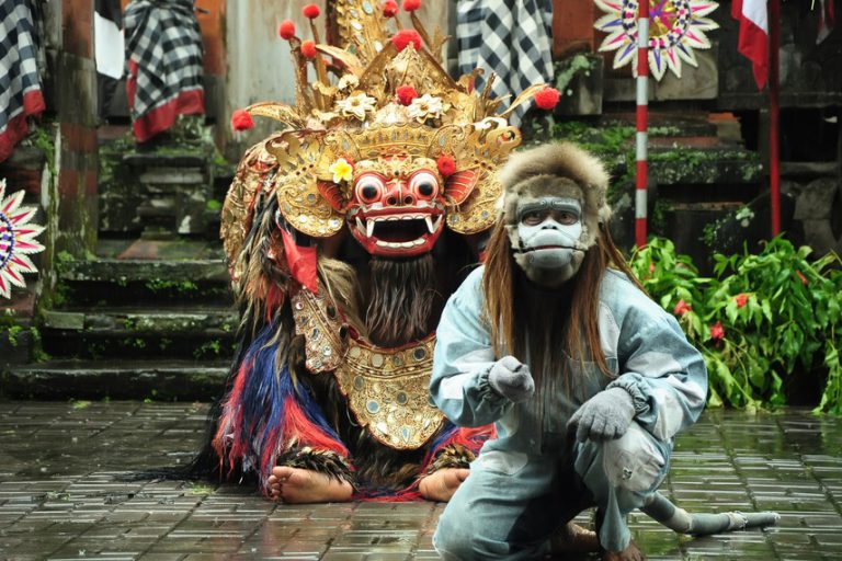 Tari Barong Bali