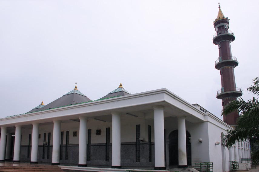 Dilihat dari bentuknya, Masjid Agung Palembang mempunyai ciri khas perpaduan tiga kebudayaan, yaitu kebudayaan Indonesia, Eropa, dan Tiongkok