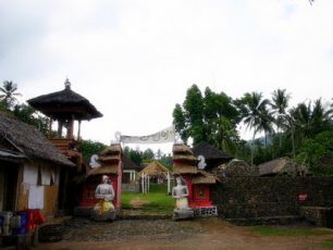 Tenganan Daud Tukad, Pemukiman Orang Bali Aga