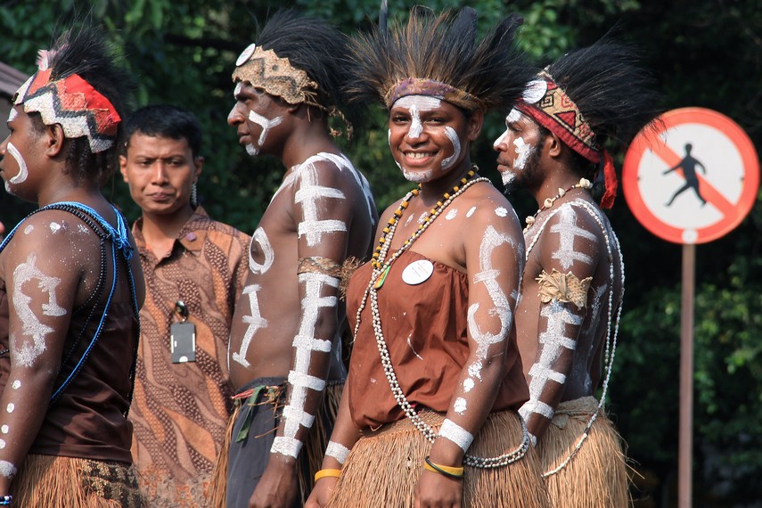Papua merupakan daerah di Indonesia timur yang kaya akan kebudayaan dan tradisi