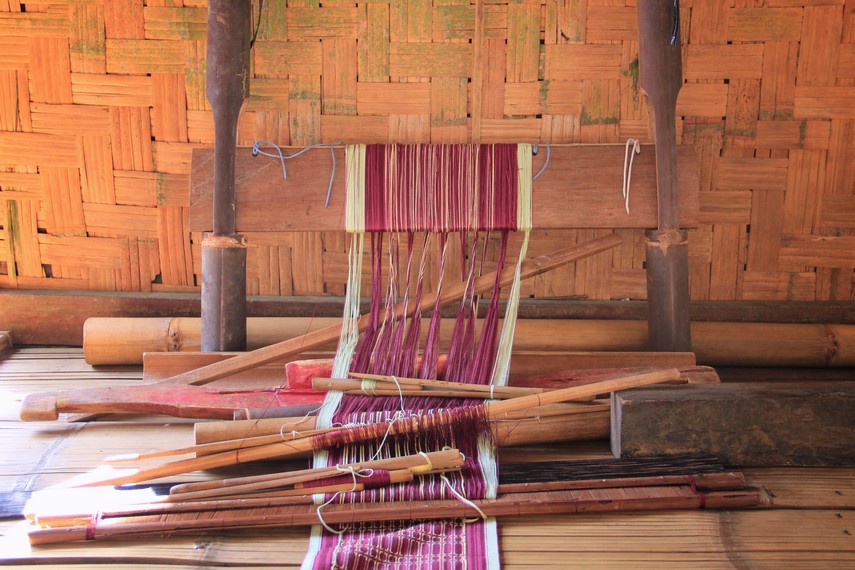 Kain tradisional Suku Baduy selalu digunakan dalam pembuatan baju adat