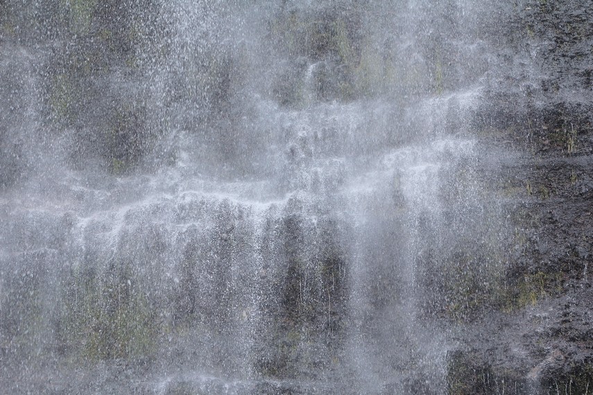 Kawasan wisata Lembah Harau memiliki sejumlah air terjun yang tersebar di beberapa titik