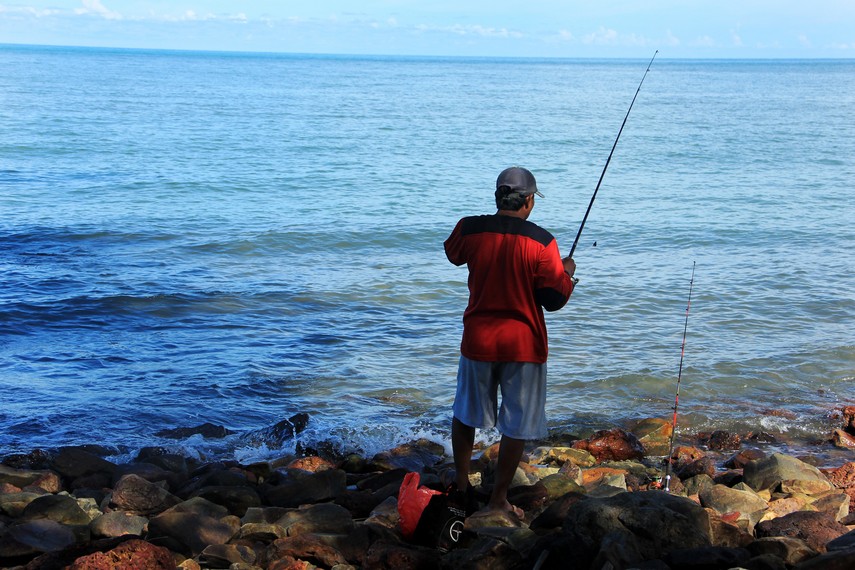 Pantai ini juga dijadikan arena pemancingan bagi warga sekitar pantai