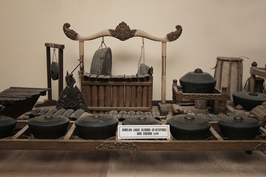 Seperangkat alat musik gamelan bernama Si Ketuyung dibuat pada tahun 1748