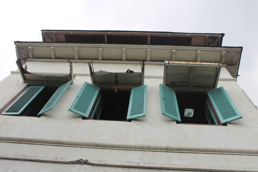 Menara ini dahuku dijadikan tempat mengumpulkan pajak atas barang-barang yang dibongkar di Pelabuhan Sunda Kelapa