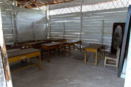 Ruang kelas tempat anak anak SD Laskar Pelangi belajar
