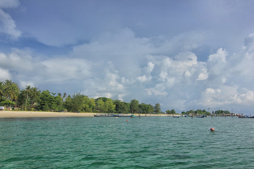 Pantai Tanjung Kelayang juga menjadi dermaga untuk bisa mengunjungi Pulau Babi dan Pulau Lengkuas