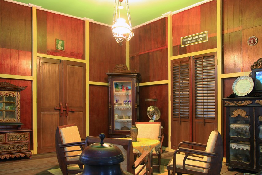 Ruang tamu rumah melayu dapat dilihat pengunjung di Museum Provinsi Kalimantan Barat