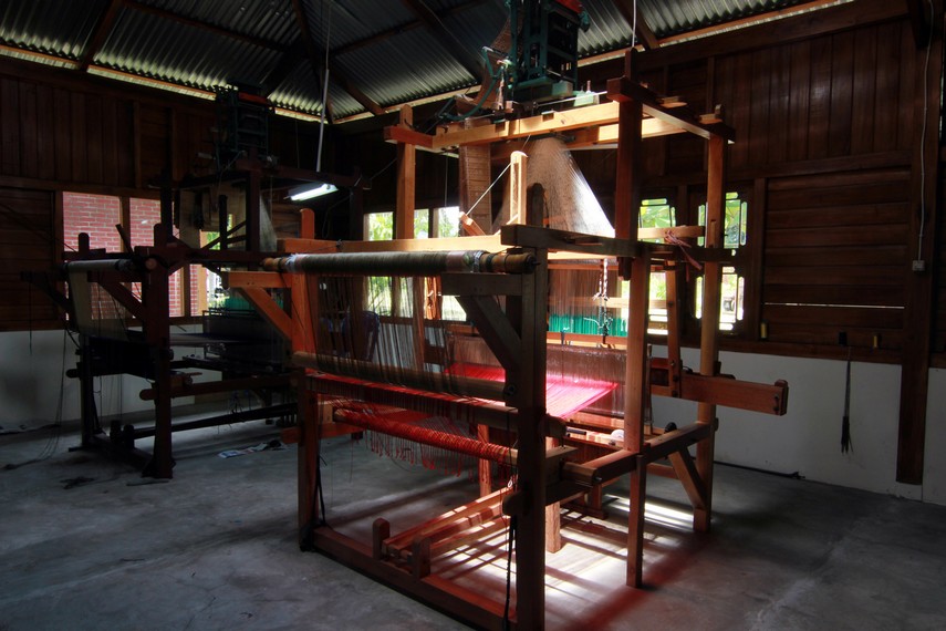 Alat tenun yang digunakan untuk pembuatan kain tenun Pinawetengan