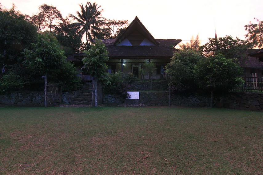 Imah Gede, bagian dari Kampung Budaya Sindang Barang yang dipergunakan sebagai tempat berkumpul dan bermusyawarah para kokolot