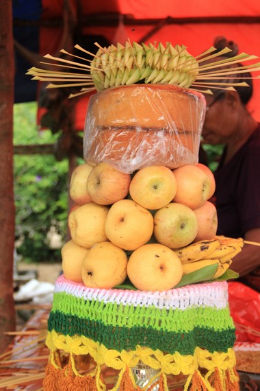 Aneka buah-buahan yang akan menjadi bagian dari persembahan yang akan diadakan masyarakat Bali di Kampung Bali