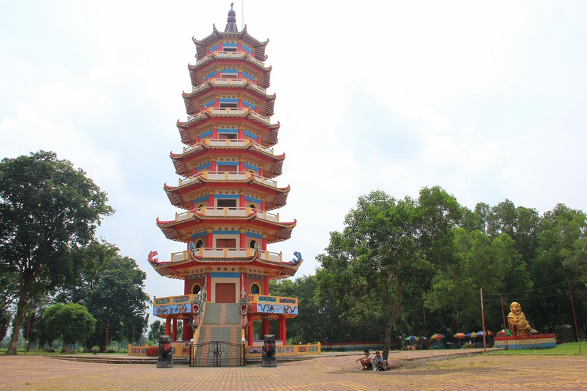 Bangunan pagoda yang menjadi ikon Pulau Kemaro
