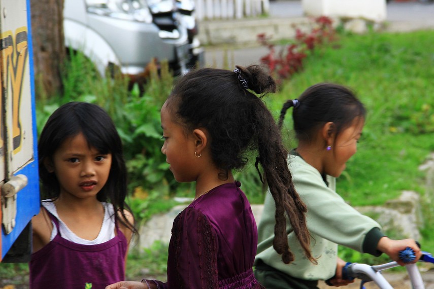  Anak  Anak  Rambut  Gimbal di Dieng Titipan Kyai Kolo Dete 
