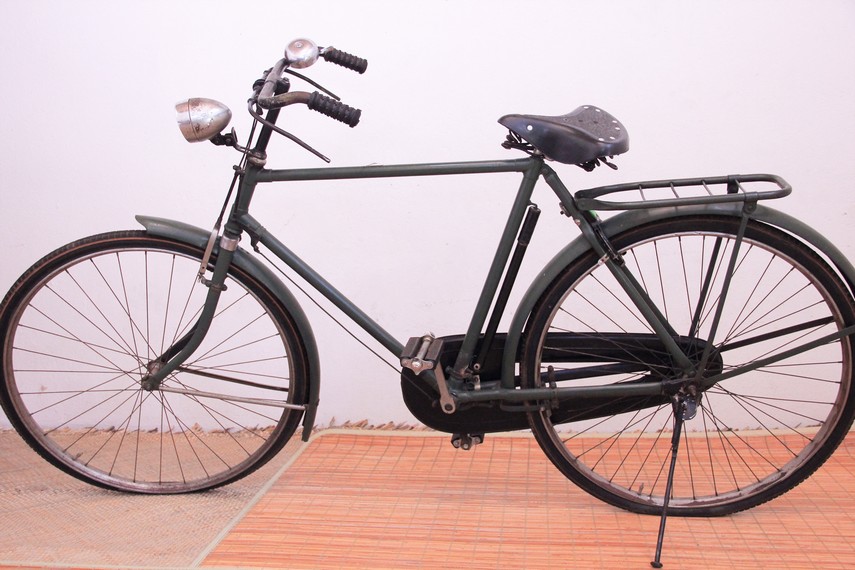 Sepeda ontel tua yang dahulu pernah dipergunakan Bung Hatta semasa mudanya