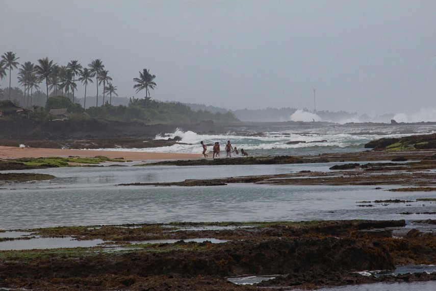 Pantai Pasir Putih Cihara juga dikenal masyarakat sekitar dengan sebutan Pantai Pasput