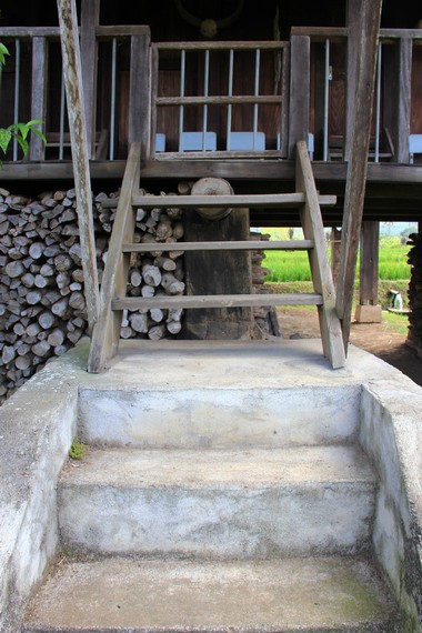 Ketika memasuki rumah baghi, pengunjung akan mendapati rumah adat ini yang tanpa sekat atau kamar