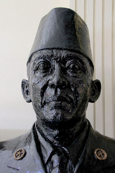Patung Ir Soekarno, salah satu tokoh yang berperan pada masa pergerakan