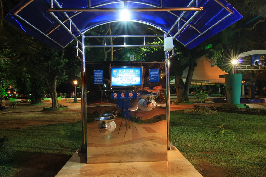 Keran Air Siap Minum, salah satu fasilitas yang ada di Taman Kambang Iwak