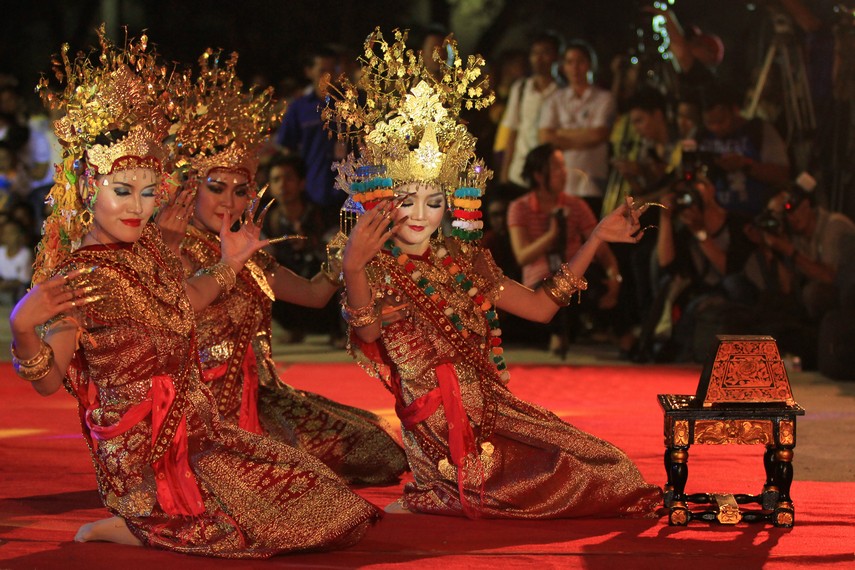 Kini tari Gending Sriwijaya kerap dipentaskan oleh masyarakat Palembang dalam berbagai hajat, seperti pernikahan