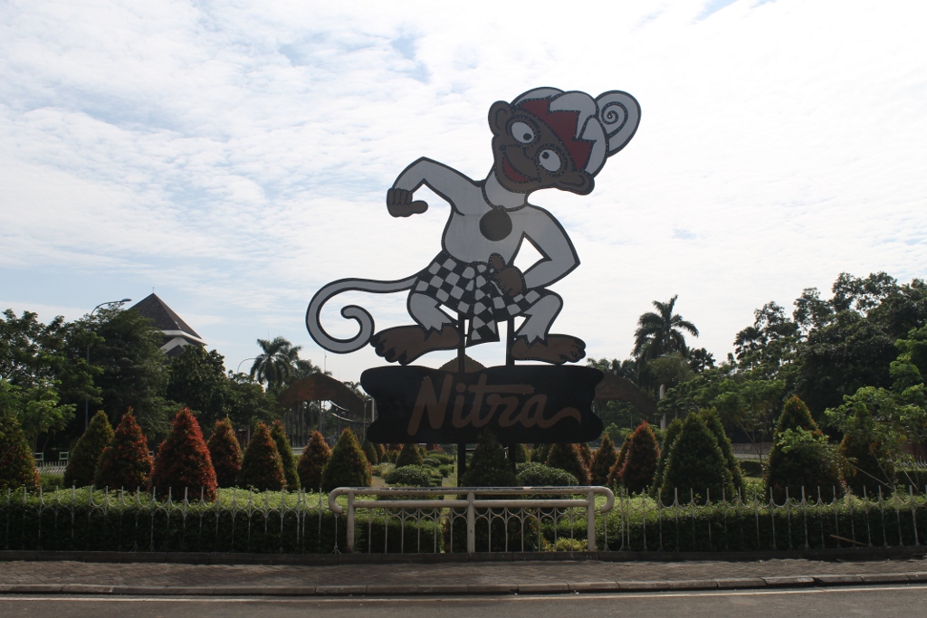 Hanoman yang menjadi maskot Taman Mini Indonesia Indah