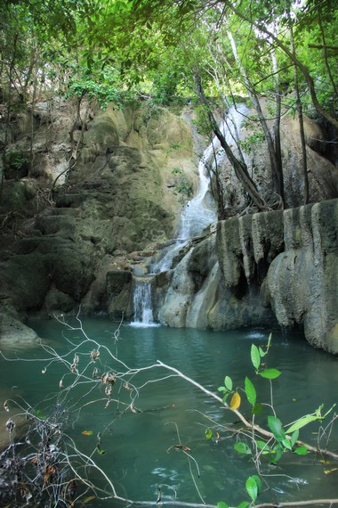 Air Terjun Sengalo memiliki ketinggian sekitar 8 meter