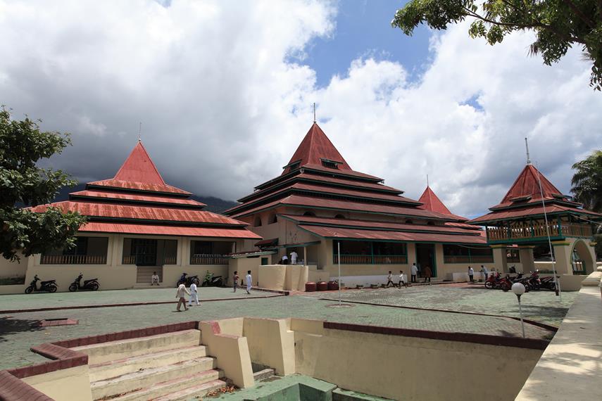 Arsitektur unik Masjid Kesultanan Ternate yang menyerupai Masjid tua di Jawa